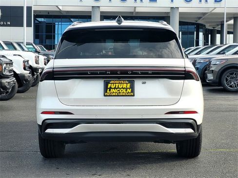 New 2026 Lincoln Nautilus Reserve w/ Jet Appearance Package image 5