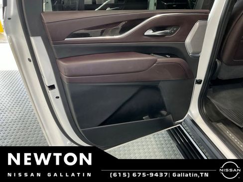 Used 2021 Cadillac Escalade ESV Sport Platinum RWD image 43