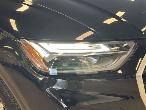 Used 2023 Audi Q5 2.0T Premium w/ Convenience Package image 7