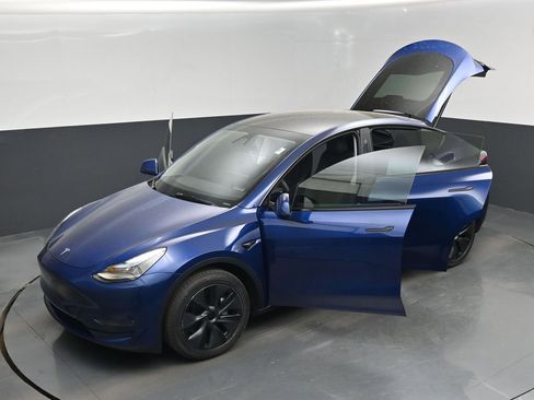 Used 2025 Tesla Model Y Long Range AWD/4WD image 20
