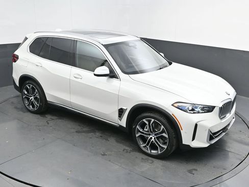 Certified 2025 BMW X5 sDrive40i w/ Parking Assistance Package image 42