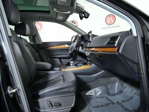 Used 2023 Audi Q5 2.0T Premium w/ Convenience Package image 11