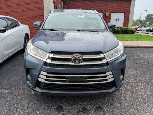 Used 2019 Toyota Highlander XLE AWD/4WD image 2