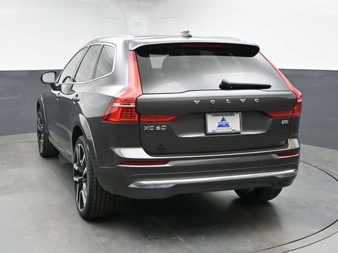 Used 2023 Volvo XC60 B5 Ultimate FWD image 8