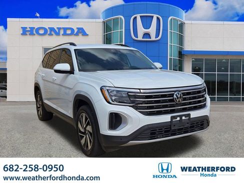 Used 2024 Volkswagen Atlas SE FWD image 1
