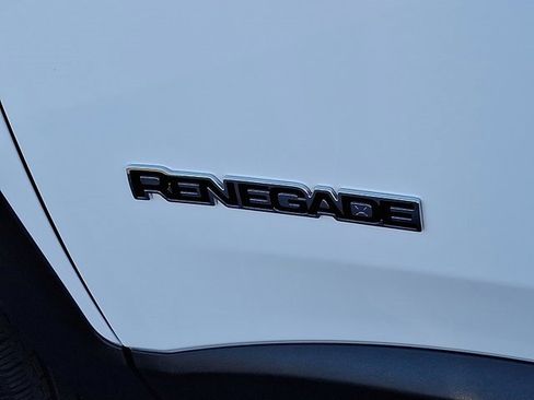 Certified 2023 Jeep Renegade Latitude image 33