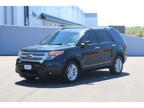 Used 2014 Ford Explorer XLT AWD/4WD image 1