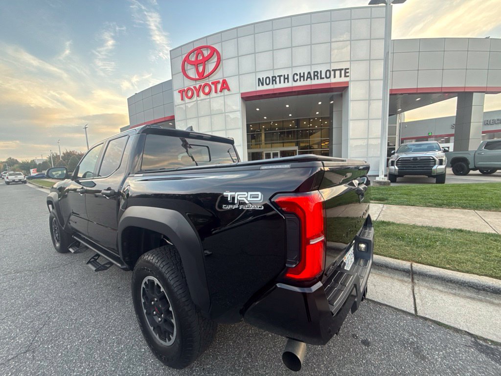 Used 2024 Toyota Tacoma TRD Off-Road w/ TRD Off Road Upgrade Package AWD/4WD image 3
