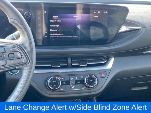 Certified 2024 Buick Envista Preferred w/ Convenience II Package image 10