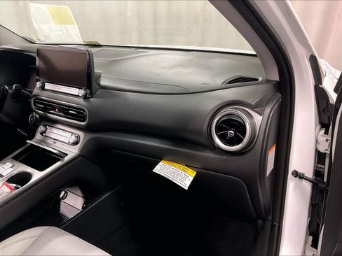 Used 2023 Hyundai Kona Limited image 13