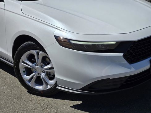 New 2025 Honda Accord LX image 9