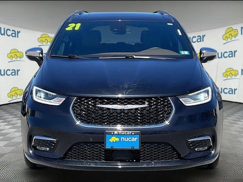 Used 2021 Chrysler Pacifica Limited AWD/4WD image 2