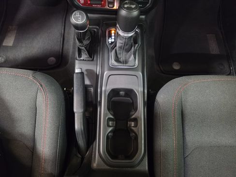 Certified 2025 Jeep Wrangler Unlimited Rubicon AWD/4WD image 22