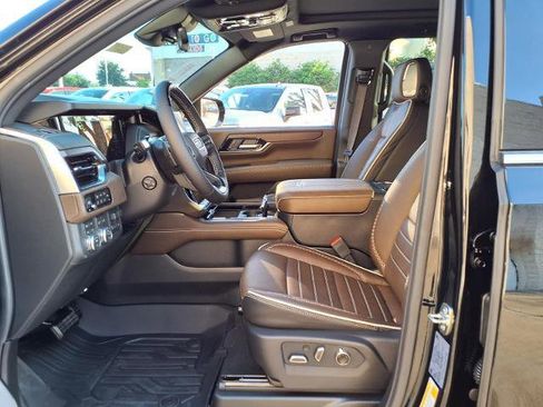 New 2026 GMC Yukon Denali Ultimate AWD/4WD image 19