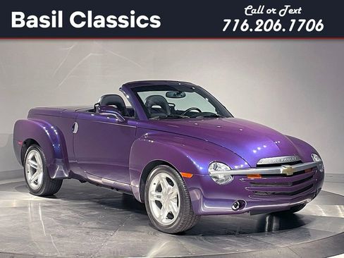 Used 2003 Chevrolet SSR w/ Preferred Equipment Group RWD image 1