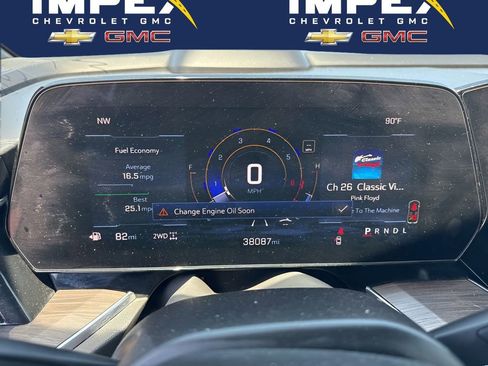 Used 2025 Chevrolet Suburban Z71 AWD/4WD image 9