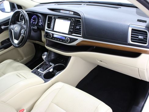 Used 2017 Toyota Highlander Limited Platinum AWD/4WD image 41