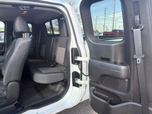 Used 2022 Nissan Titan S image 15