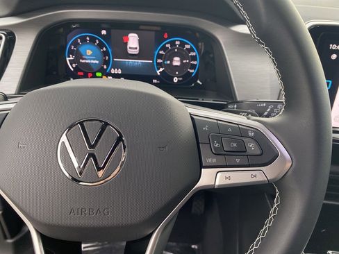 New 2026 Volkswagen Atlas Cross Sport SE image 21