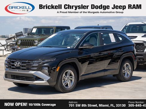 Used 2025 Hyundai Tucson SE image 1