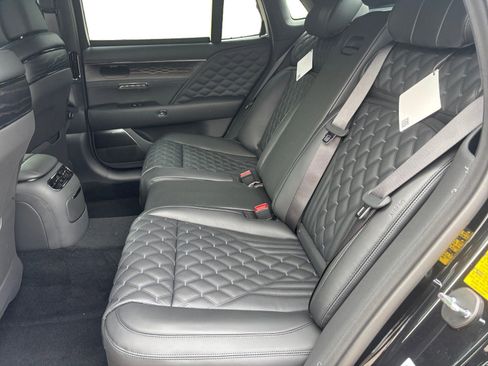 New 2026 Genesis G90 3.5T Prestige image 13