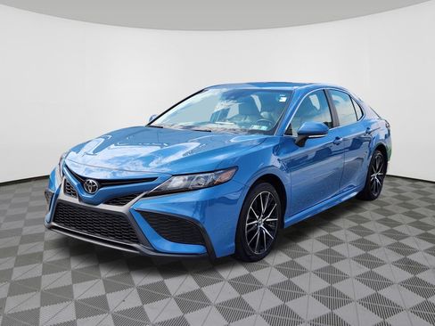Used 2024 Toyota Camry SE FWD image 2