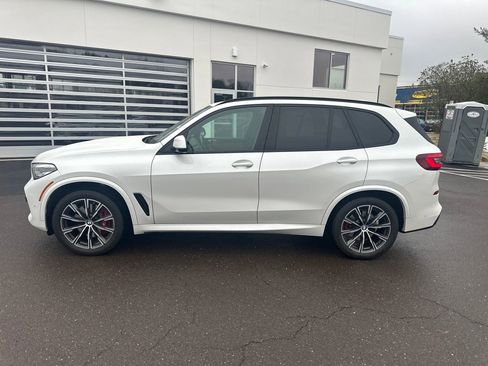 Used 2022 BMW X5 xDrive40i w/ M Sport Package image 34