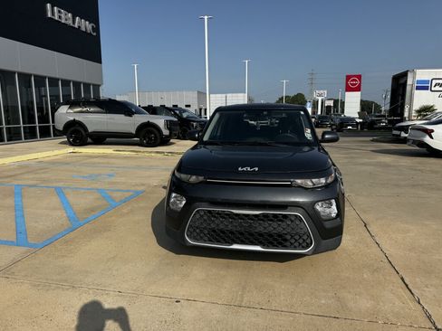 Certified 2022 Kia Soul LX FWD image 5