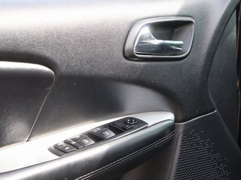 Used 2020 Dodge Journey SE w/ SE Popular Equipment Group image 23