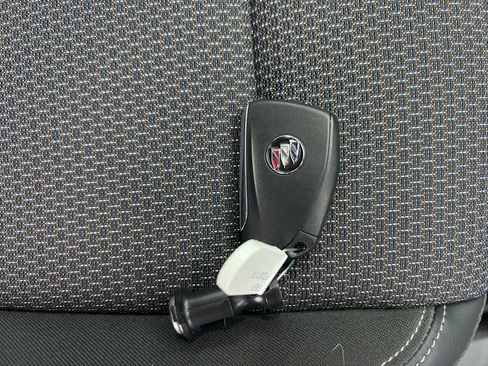 Certified 2023 Buick Envision Preferred image 32