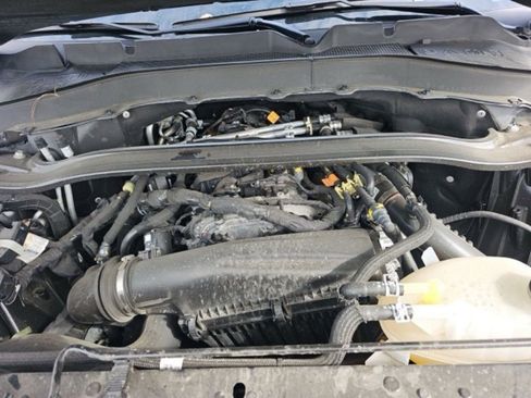 Used 2025 Ford Explorer ST-Line w/ ST-Line Street Pack image 16