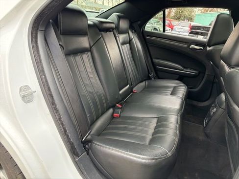 Used 2018 Chrysler 300 S w/ 300S Premium Group image 13