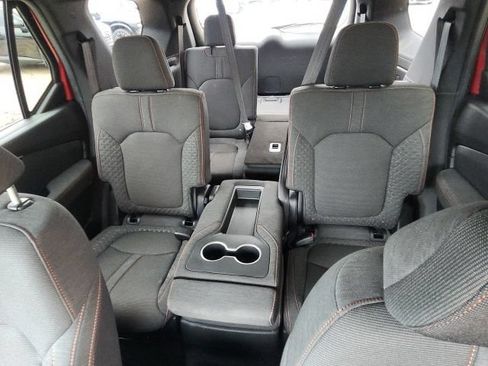 Used 2025 Honda Pilot Sport image 25