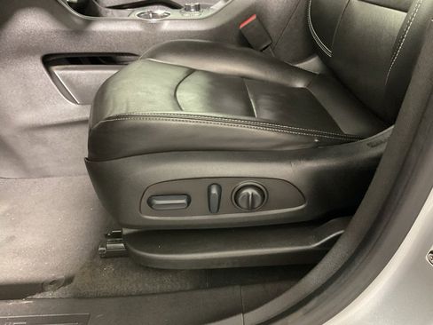 Used 2022 GMC Terrain SLT image 19