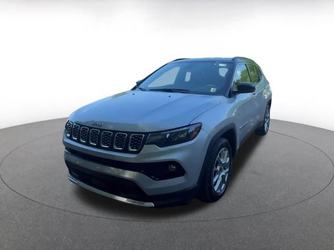 Used 2025 Jeep Compass Limited AWD/4WD image 7
