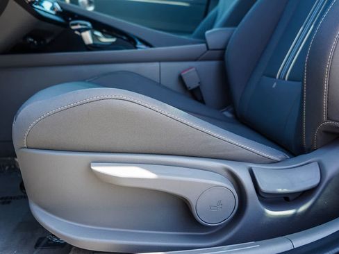 Certified 2025 Hyundai Elantra SEL image 18