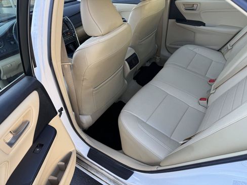 Used 2017 Toyota Camry XLE FWD image 13
