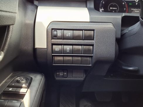 Used 2024 Toyota Tacoma TRD Off-Road AWD/4WD image 18