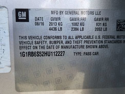 Used 2017 Chevrolet Volt Premier w/ Driver Confidence Package FWD image 6