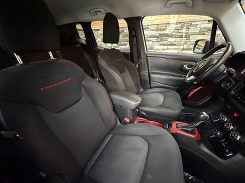 Used 2016 Jeep Renegade Trailhawk AWD/4WD image 15