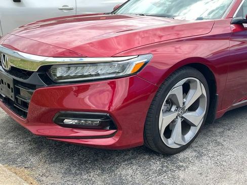 Used 2018 Honda Accord Touring image 10