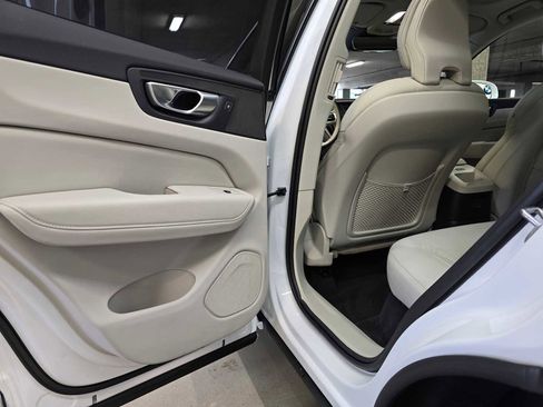 Used 2023 Volvo XC60 T8 Ultimate w/ Climate Package image 25