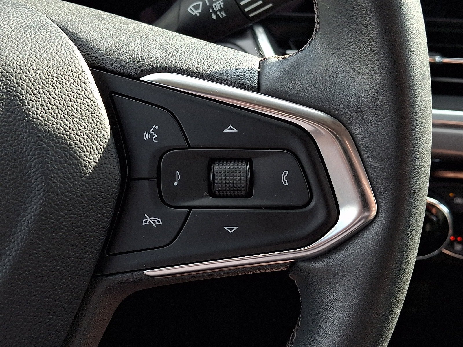 Used 2024 Chevrolet Trax ACTIV w/ Driver Confidence Package FWD image 21