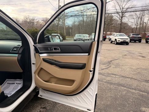 Used 2016 Ford Explorer XLT w/ Equipment Group 202A image 25