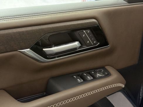 New 2026 GMC Yukon XL Denali Ultimate AWD/4WD image 15