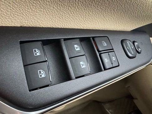 Used 2016 Toyota Camry LE FWD image 27
