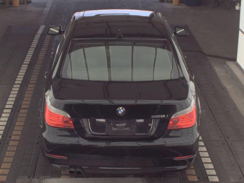 Used 2010 BMW 528i xDrive Sedan w/ Premium Pkg image 6