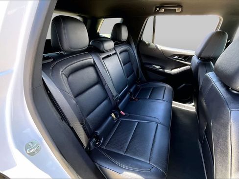 Used 2025 Chevrolet Equinox LT w/ Convenience Package II FWD image 18