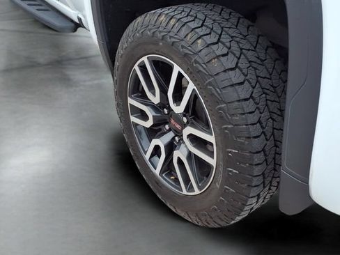 Used 2022 GMC Sierra 1500 AT4 w/ AT4 Preferred Package AWD/4WD image 25