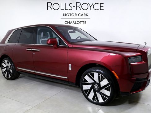 Certified 2025 Rolls-Royce Cullinan AWD/4WD image 5